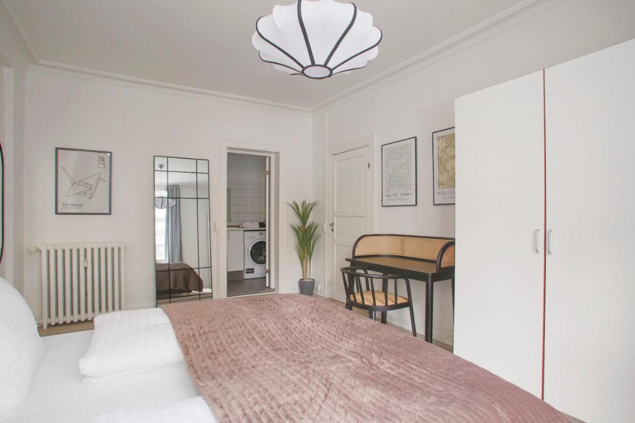 Homely 1 Bedroom Flat By The Lakes Apartment